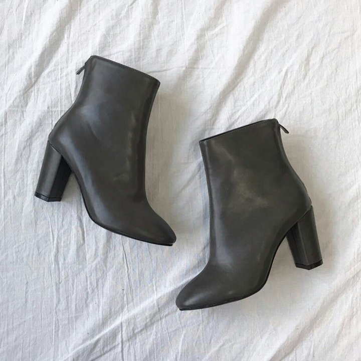 The Bible Nubian Basic Angle Boots A nice, clean, 