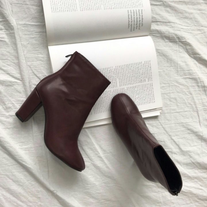 The Bible Nubian Basic Angle Boots A nice, clean, 