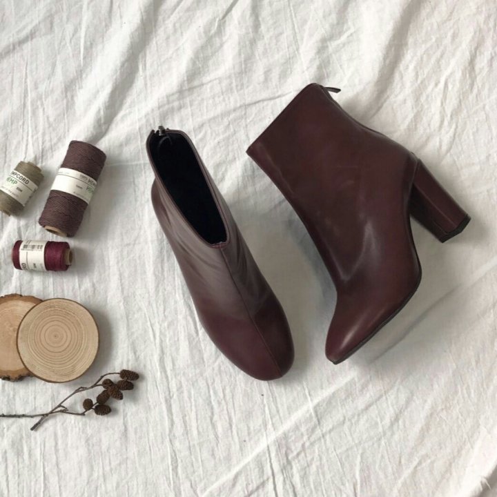 The Bible Nubian Basic Angle Boots A nice, clean, 