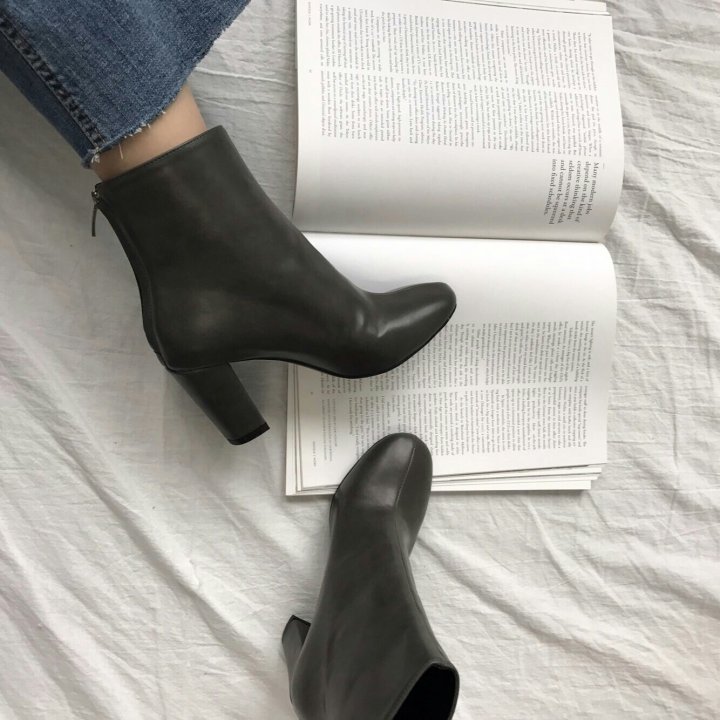 The Bible Nubian Basic Angle Boots A nice, clean, 