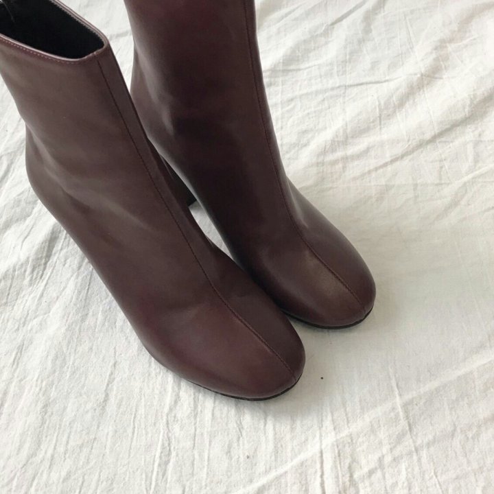 The Bible Nubian Basic Angle Boots A nice, clean, 