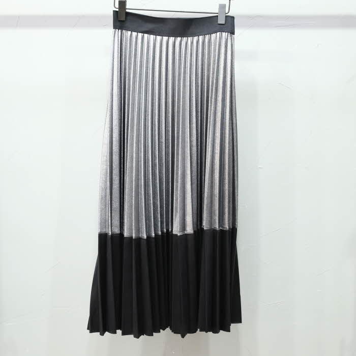 44-77 Glossy long skirt Long-sleeved gathering Fas