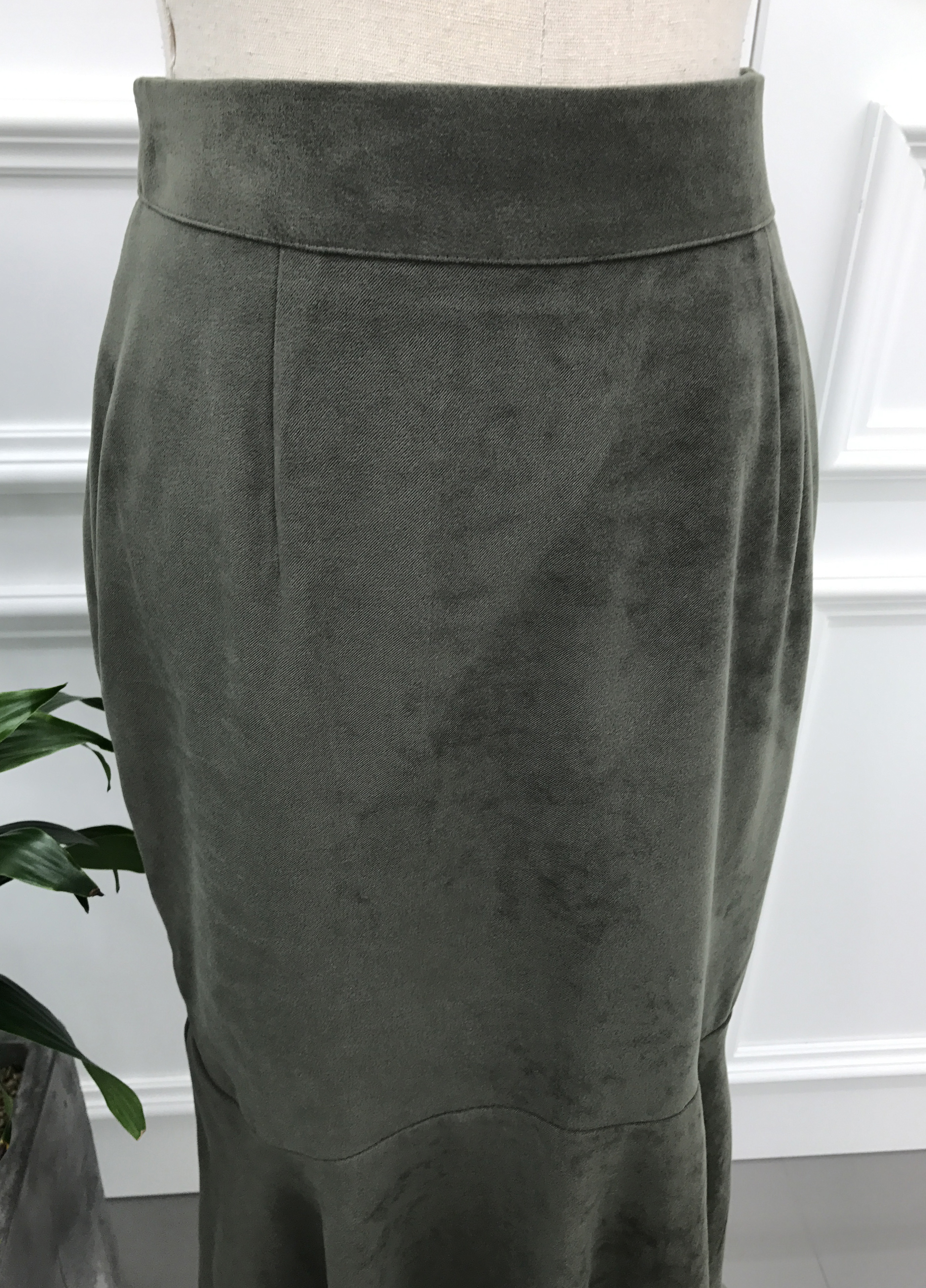 Frilly suede mommy skirt autumn winter long coordi