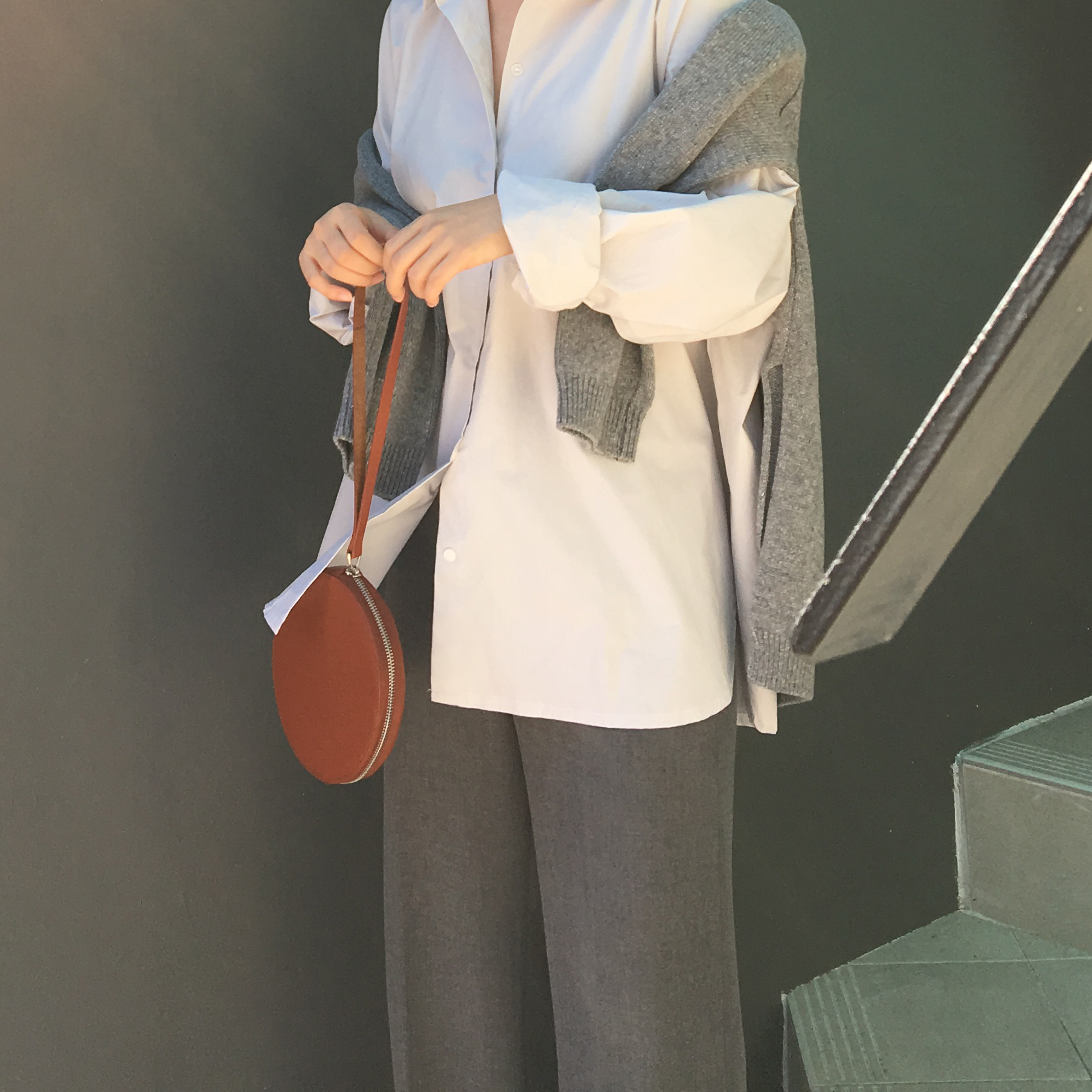 Round-top shirt Basic loose-fitting khaki gray O B