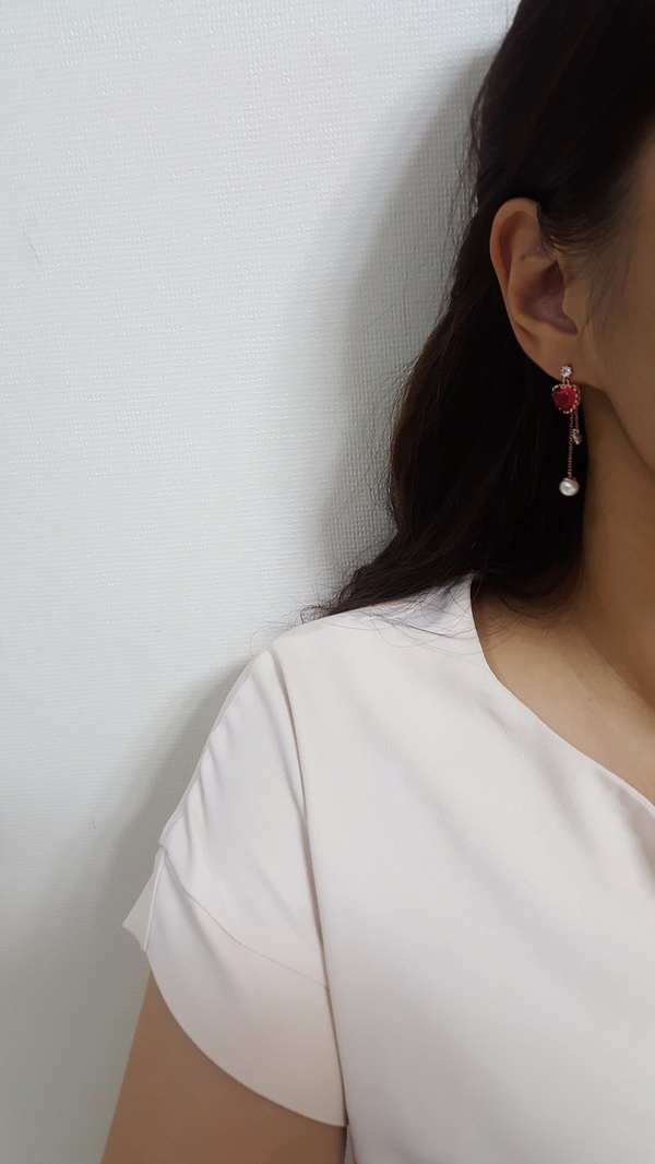 Heart pearl drop earrings Cute cute cute little ch