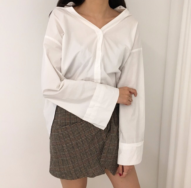 V-neck Collar White Shirt Feminine look Modern cla