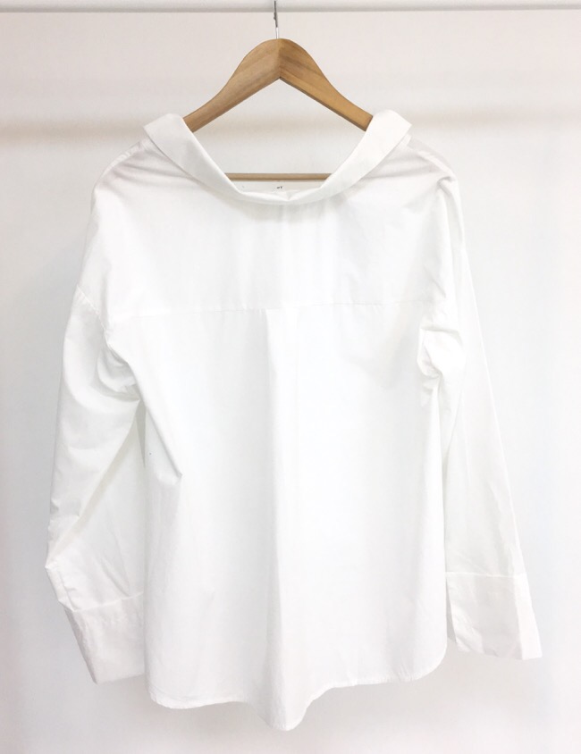 V-neck Collar White Shirt Feminine look Modern cla