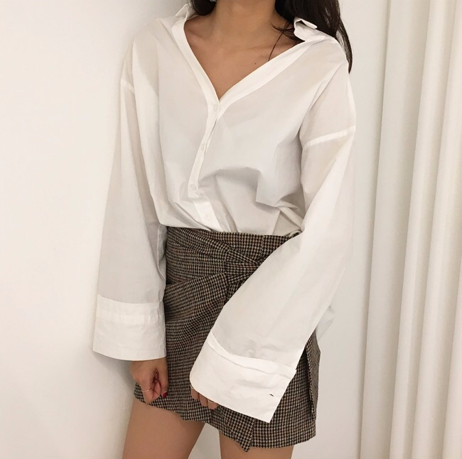 V-neck Collar White Shirt Feminine look Modern cla
