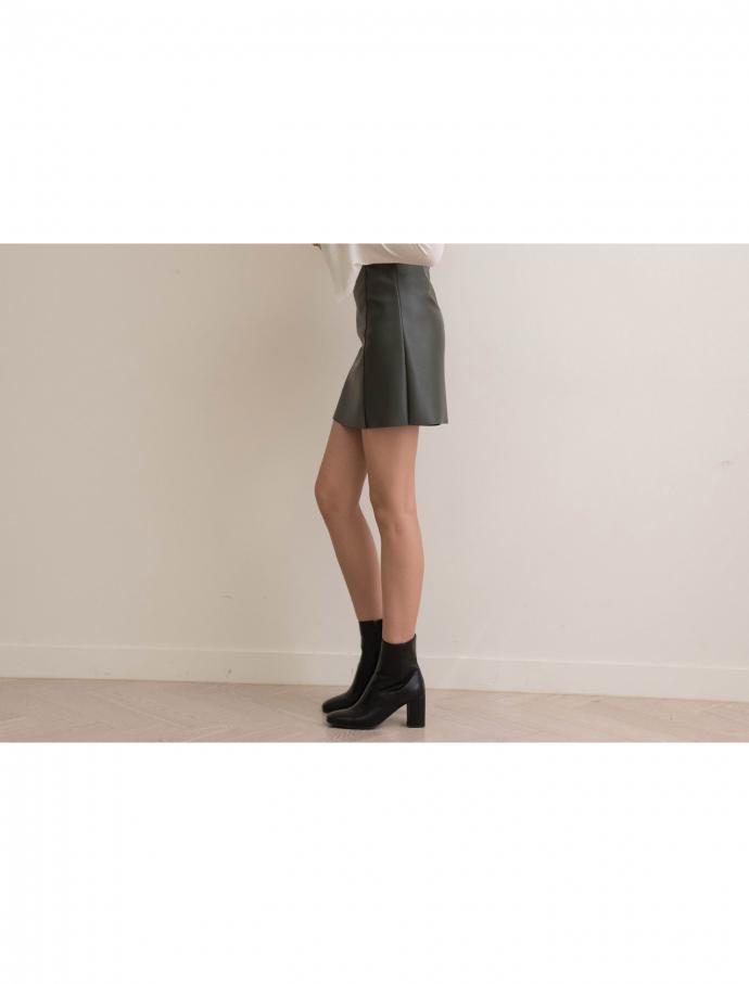 H line leather mini skirt casual look Cody girl cr