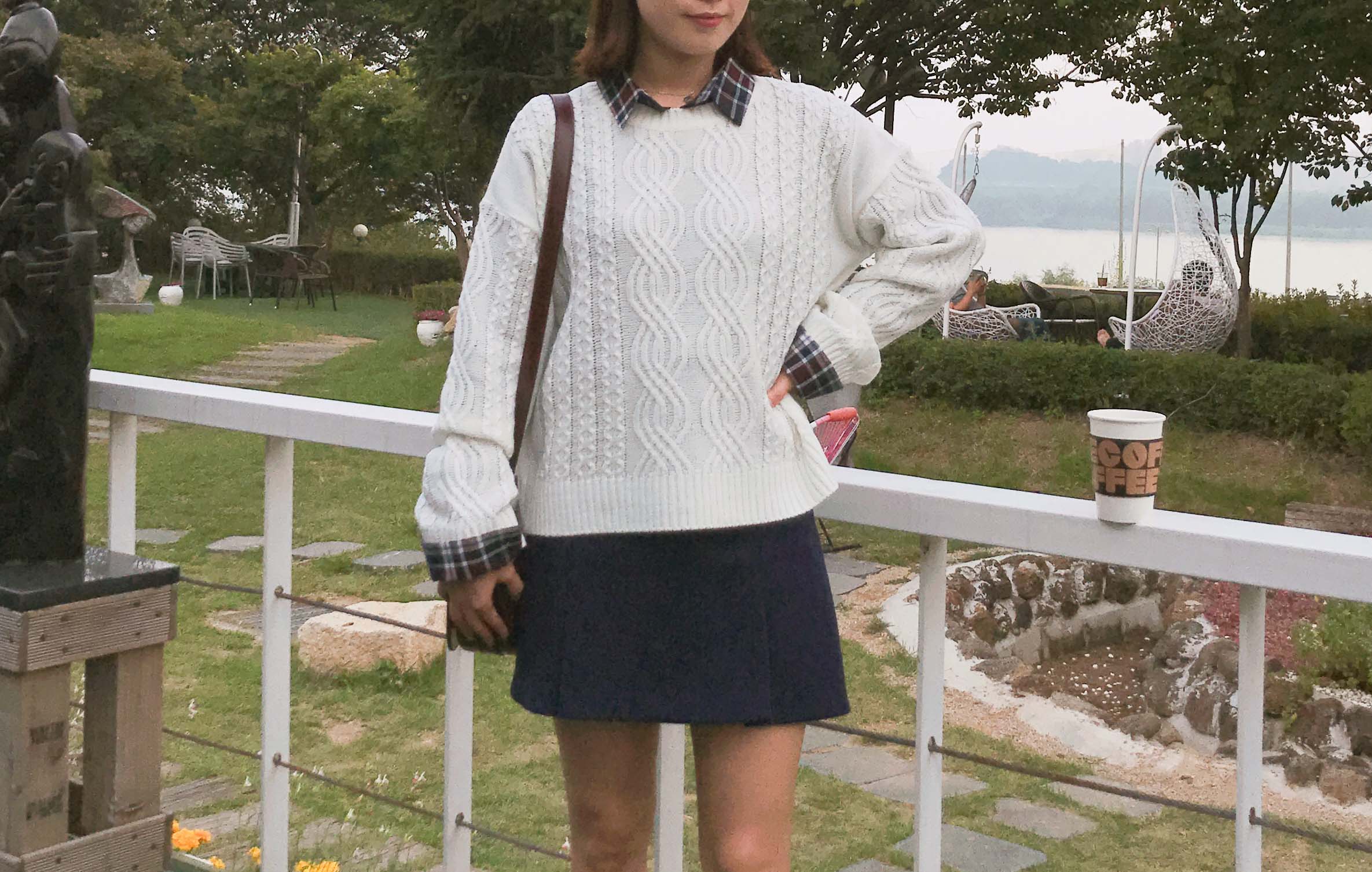 Simple wrinkle a line mini skirt Color Brown navy 