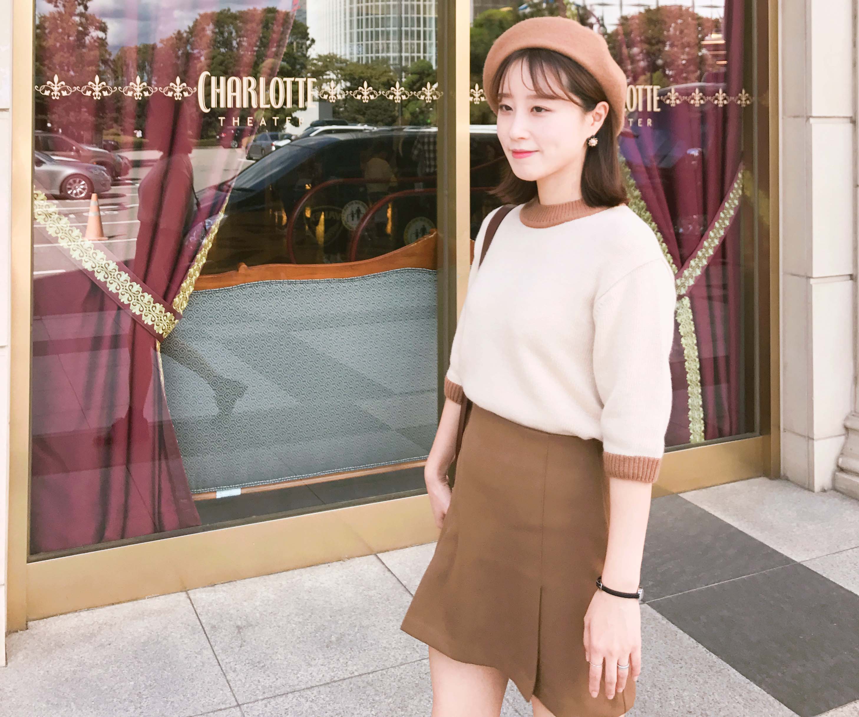 Simple wrinkle a line mini skirt Color Brown navy 