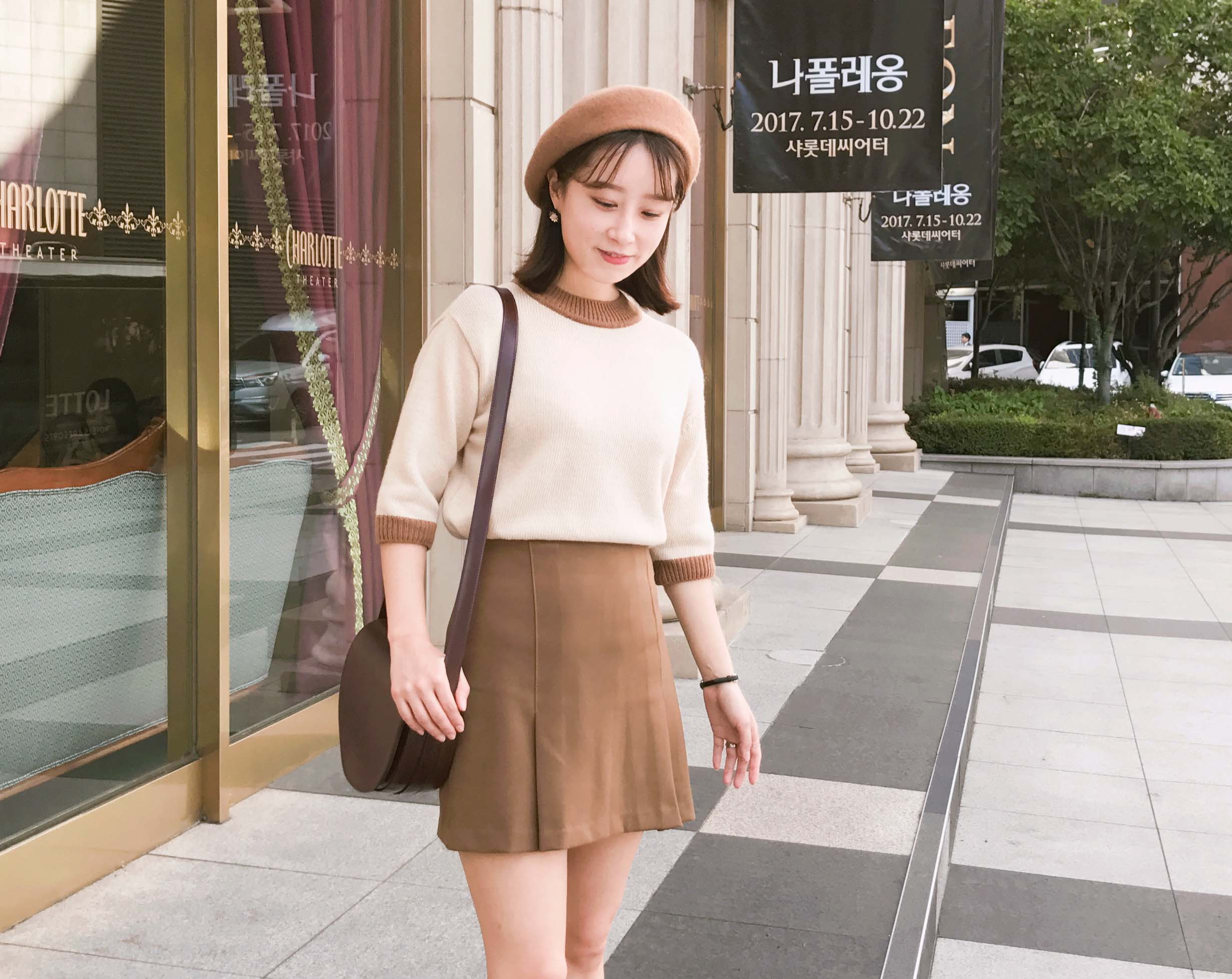 Simple wrinkle a line mini skirt Color Brown navy 