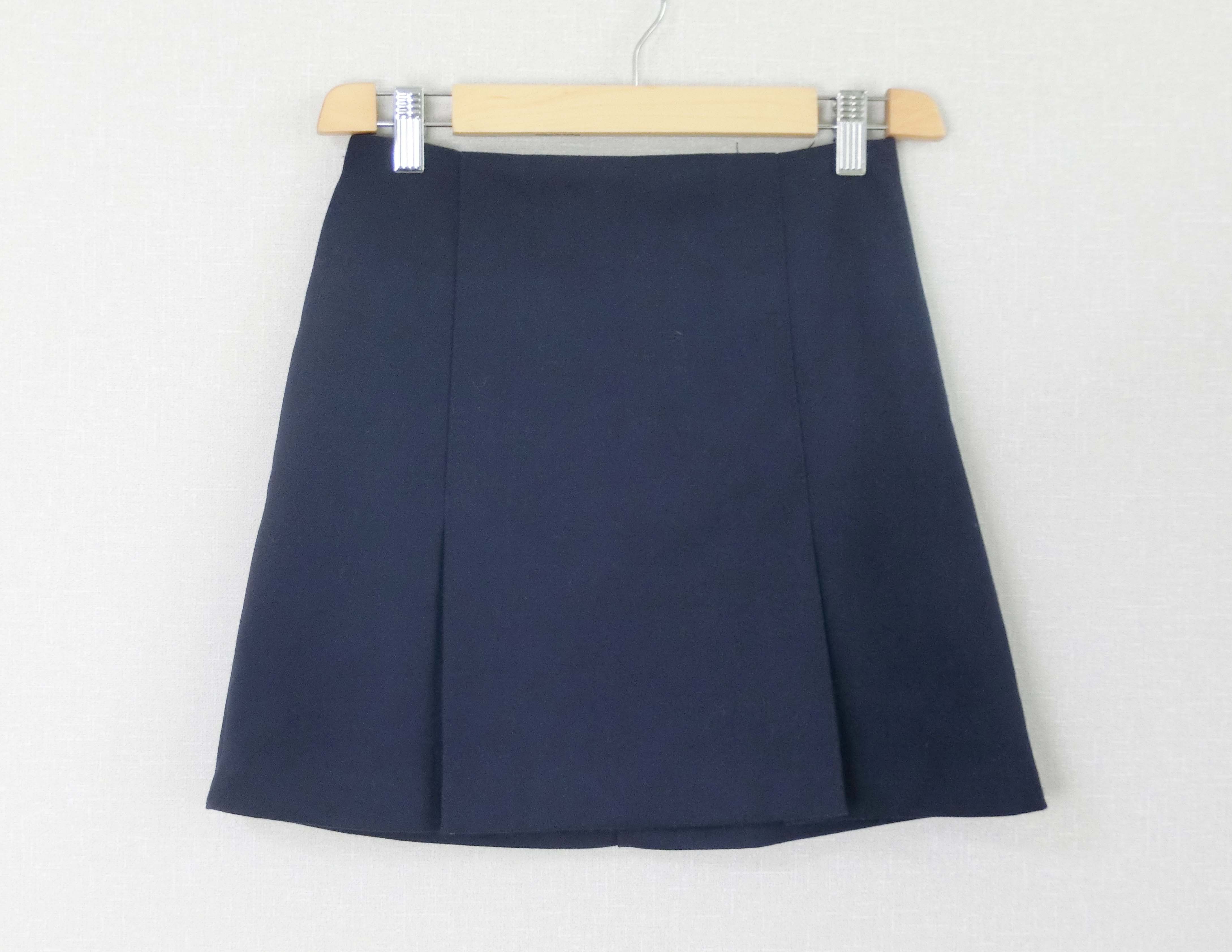 Simple wrinkle a line mini skirt Color Brown navy 