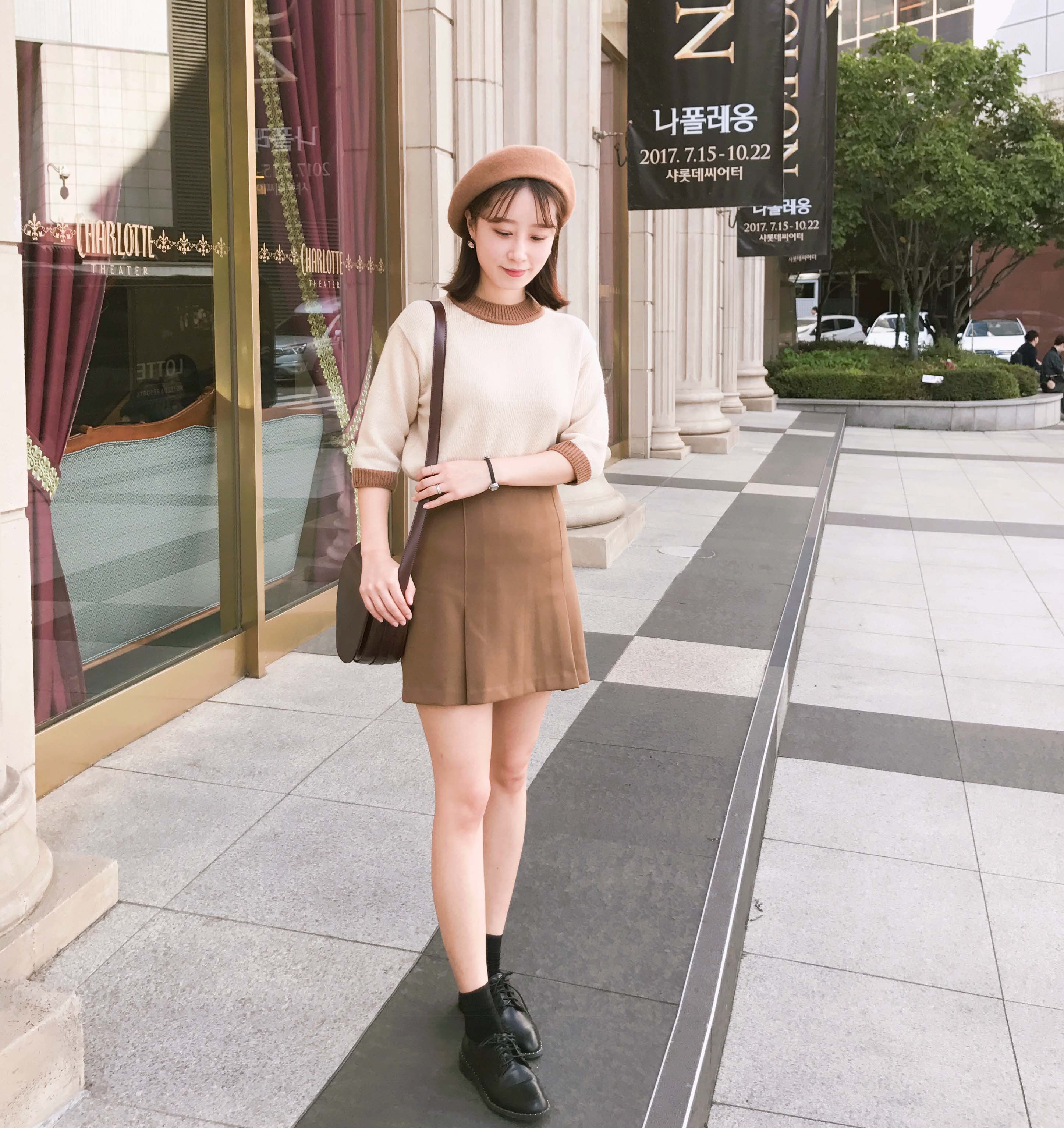 Simple wrinkle a line mini skirt Color Brown navy 