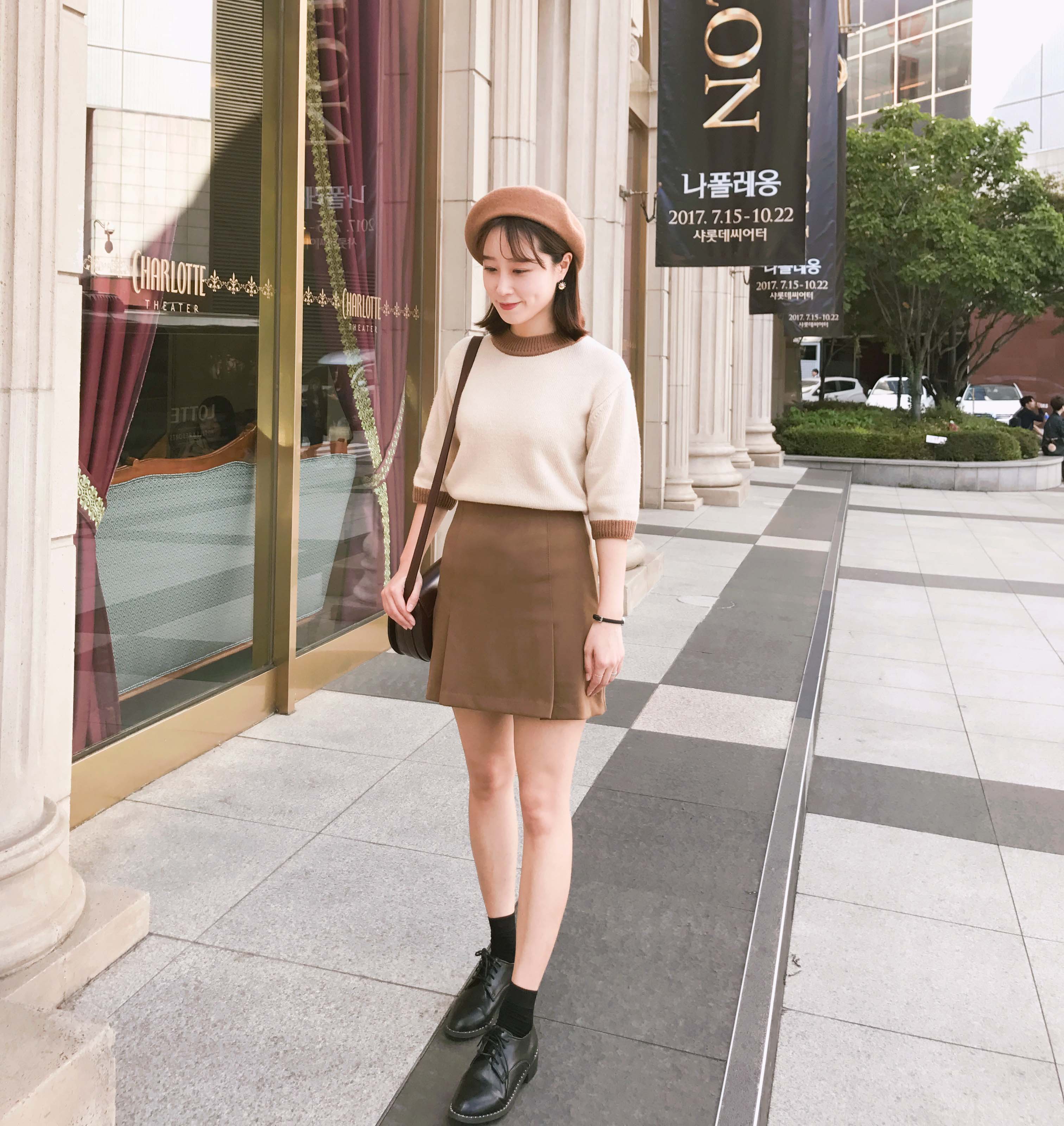 Simple wrinkle a line mini skirt Color Brown navy 