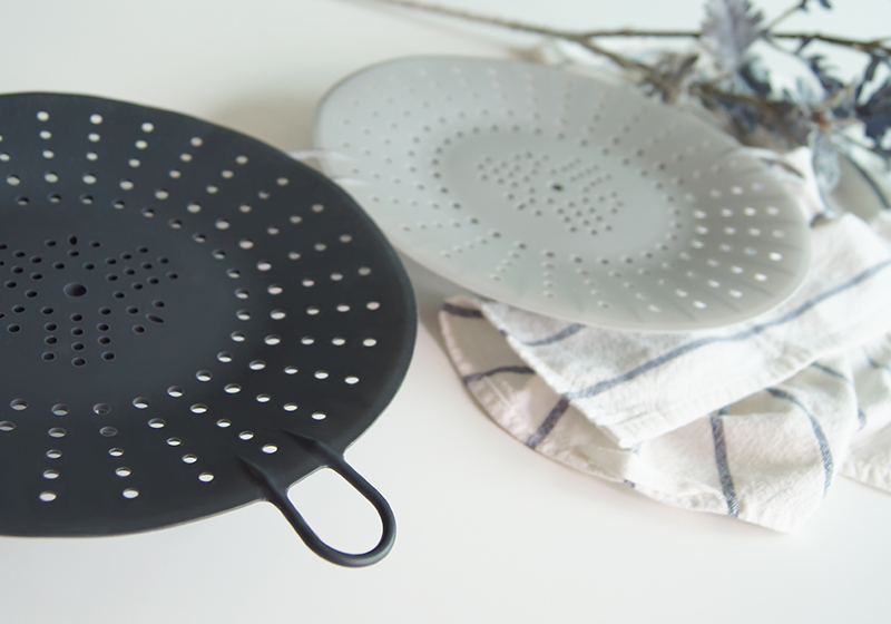 Soft silicone steamer design with a ribbon Ji Mala