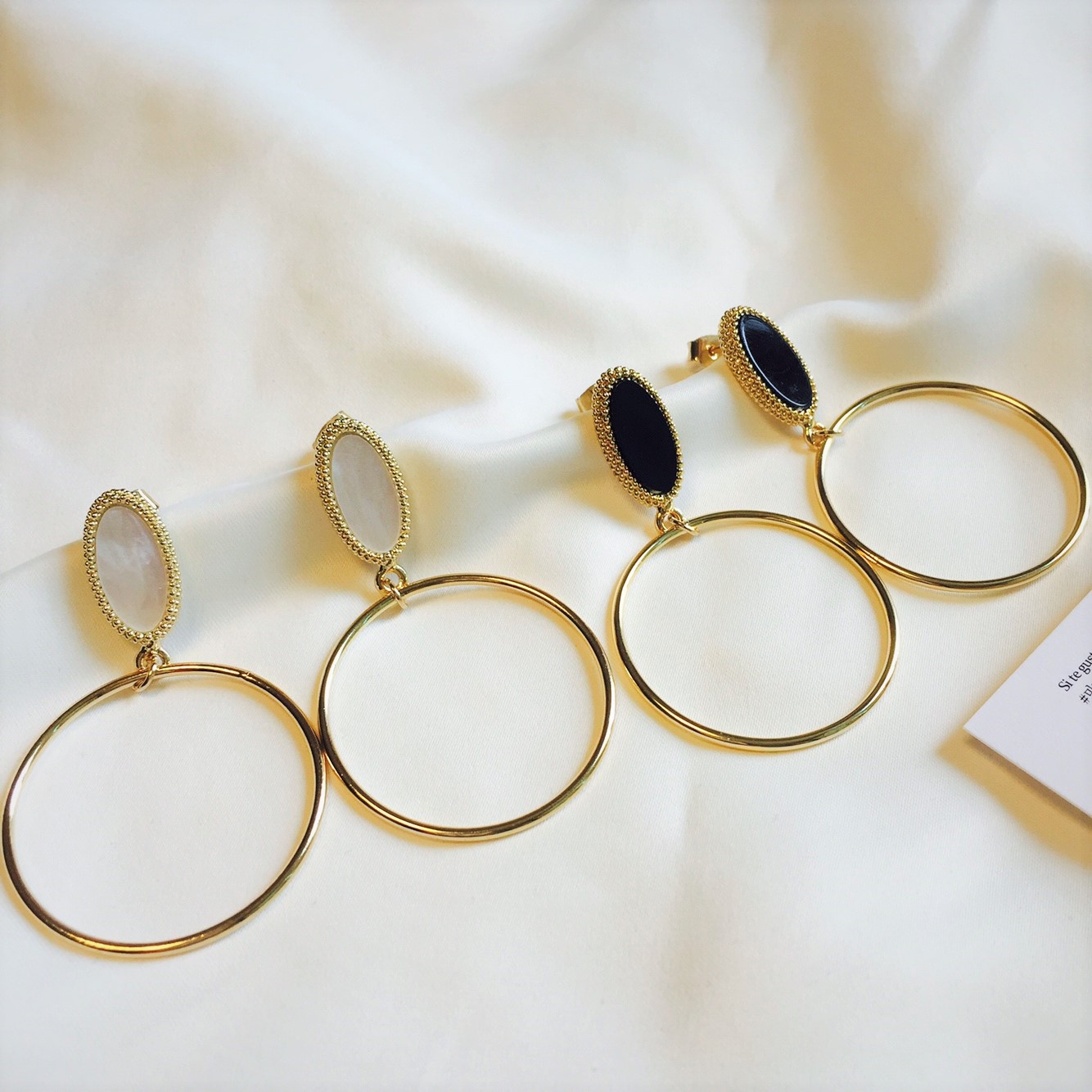 Black &amp White Round Ring Earrings 2color Beauti