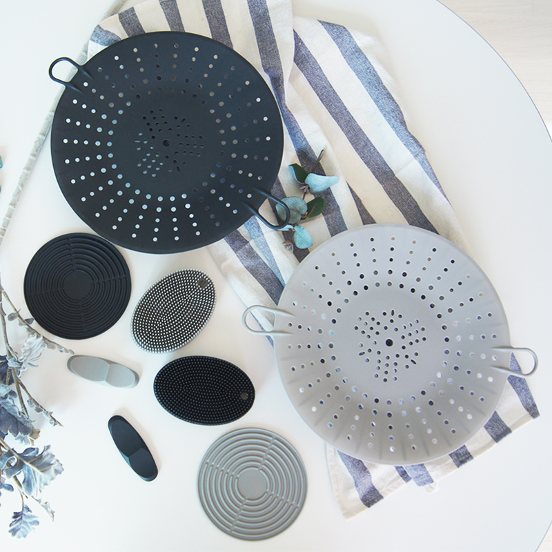 Soft silicone steamer design with a ribbon Ji Mala