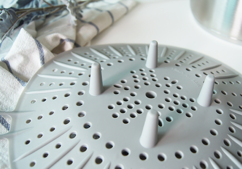 Soft silicone steamer design with a ribbon Ji Mala