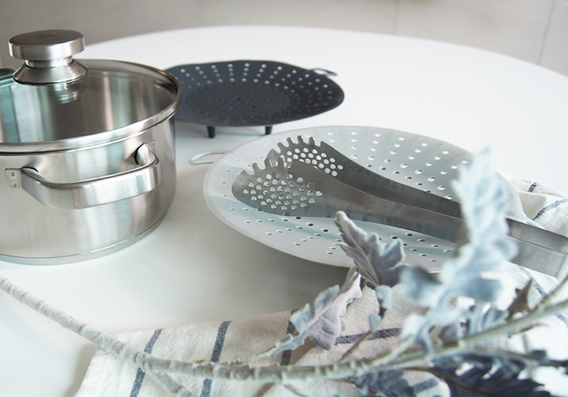 Soft silicone steamer design with a ribbon Ji Mala