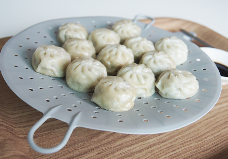 Soft silicone steamer design with a ribbon Ji Mala