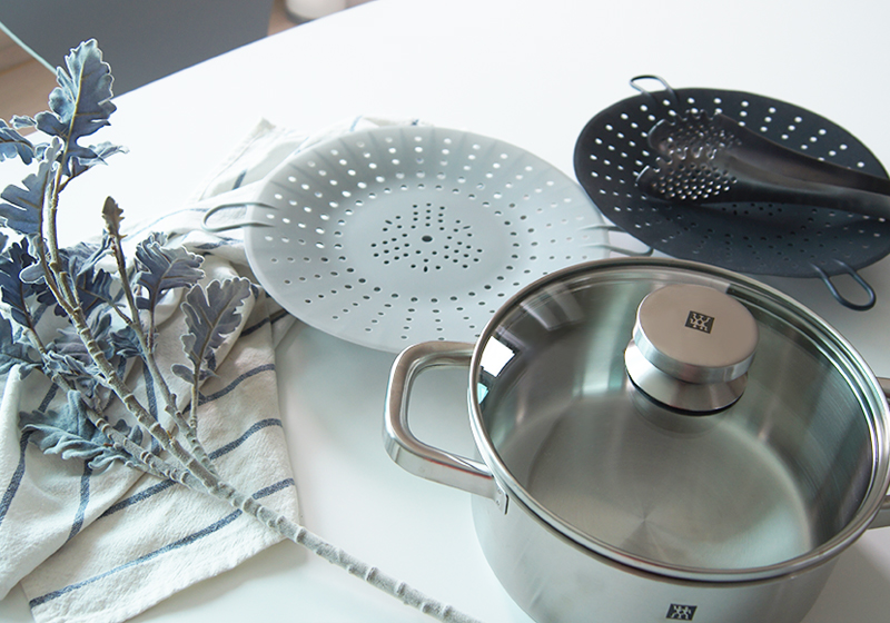 Soft silicone steamer design with a ribbon Ji Mala