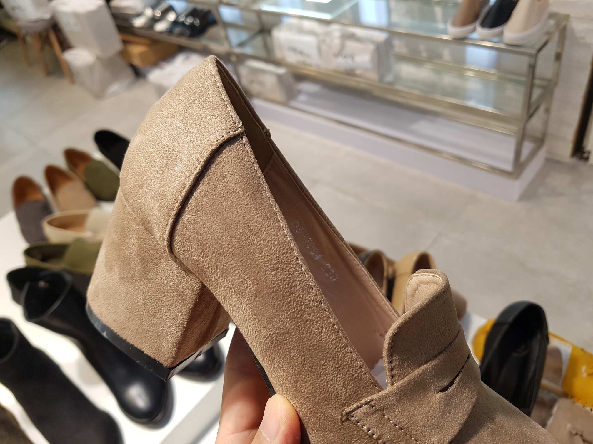 Suede Tongue Looper Pumps 6cm Black Gray Beige Sho