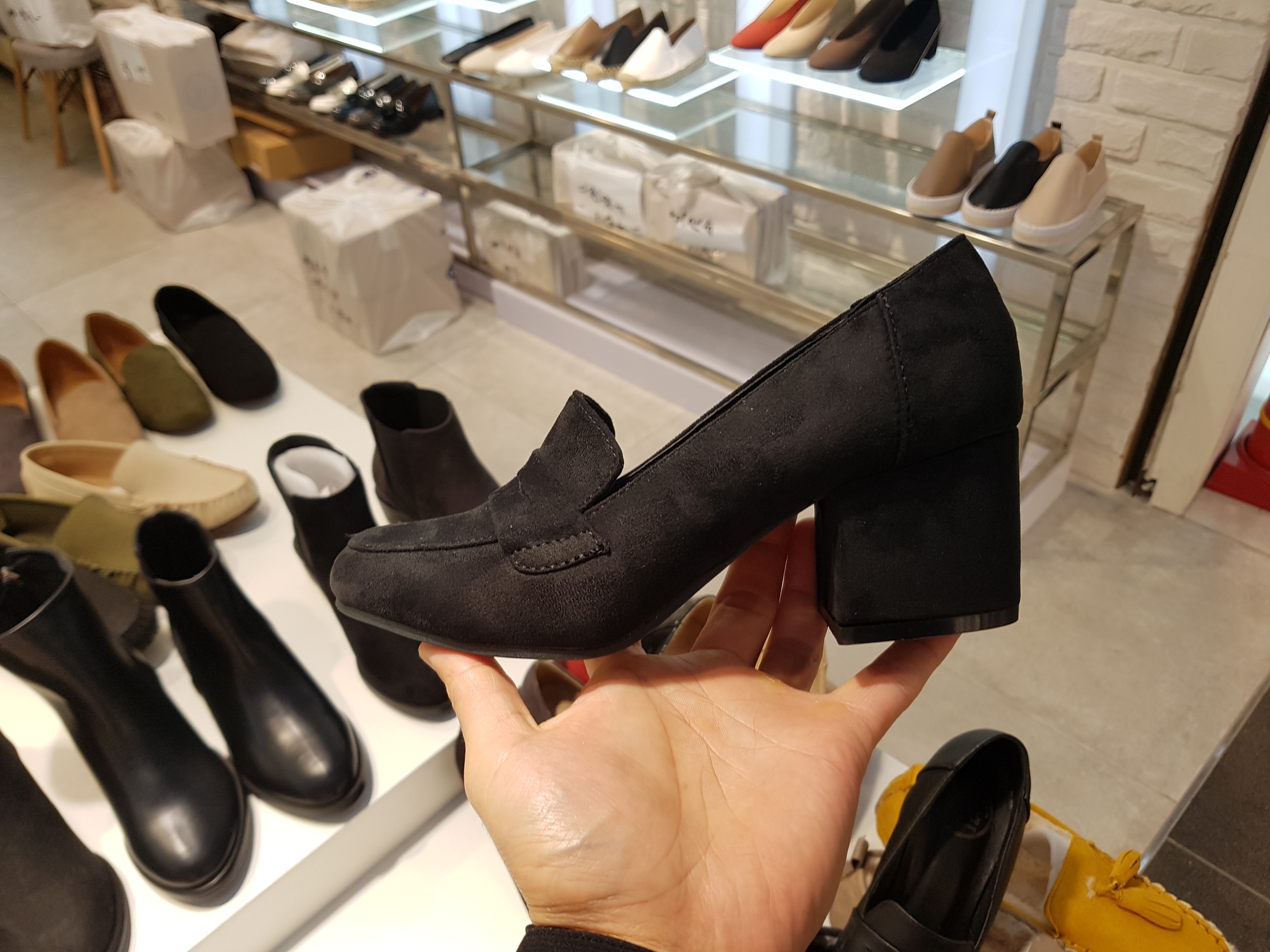 Suede Tongue Looper Pumps 6cm Black Gray Beige Sho