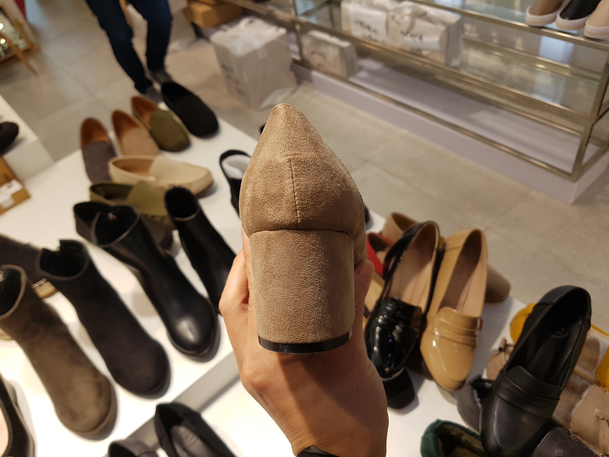 Suede Tongue Looper Pumps 6cm Black Gray Beige Sho