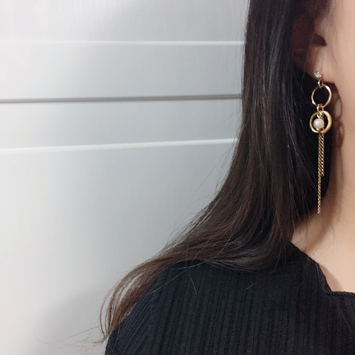 Bold pearl earrings, ear drop handmade instagram c