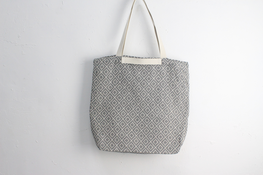 Embroidered pattern Eco-back Unique bag that stand