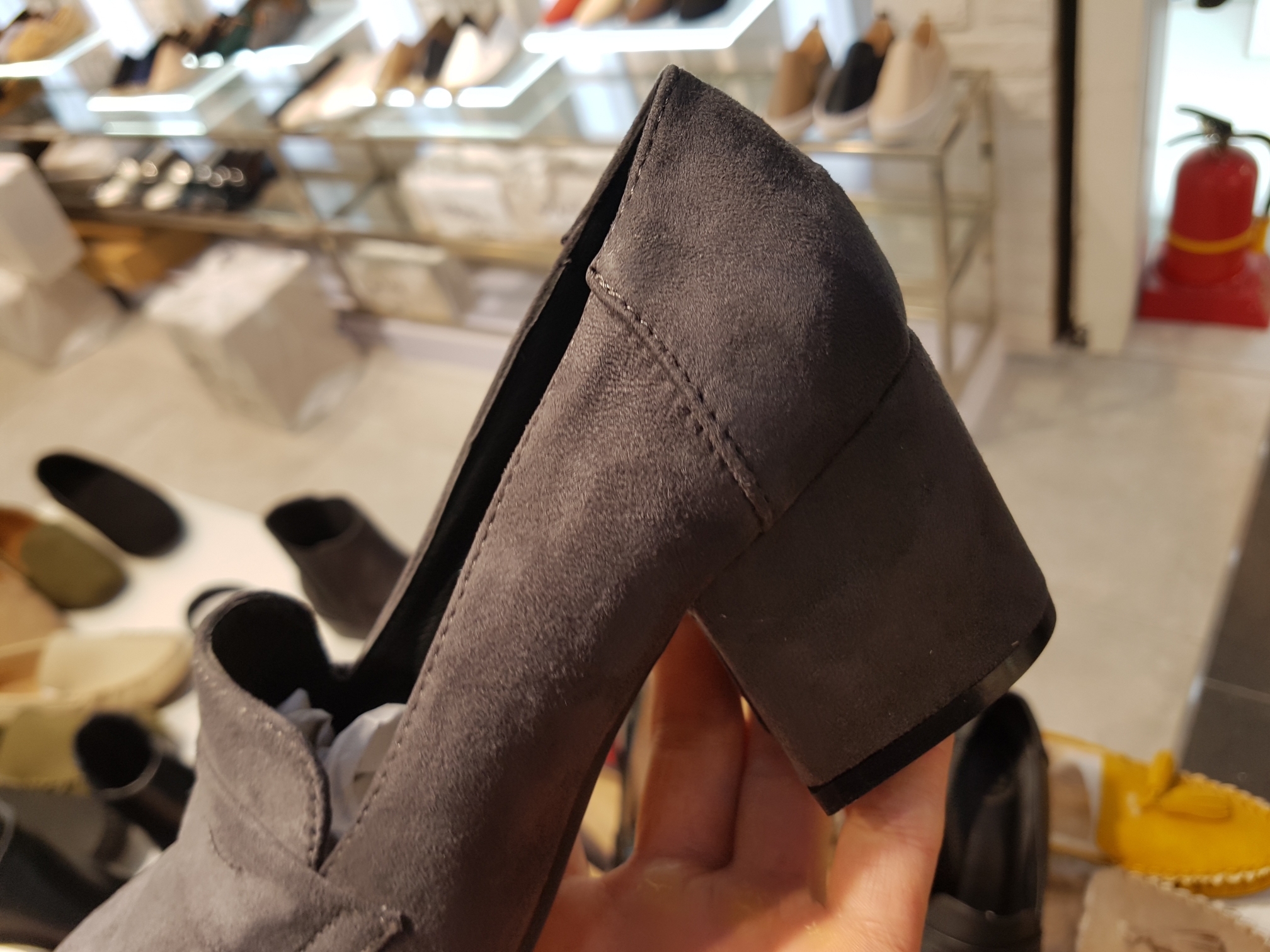 Suede Tongue Looper Pumps 6cm Black Gray Beige Sho