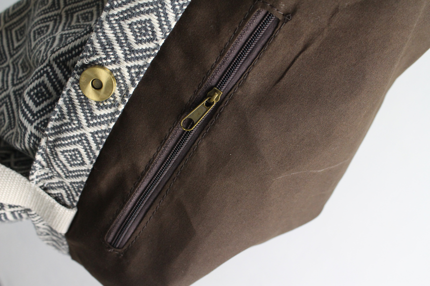 Embroidered pattern Eco-back Unique bag that stand