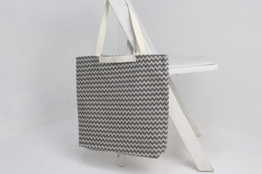 Embroidered pattern Eco-back Unique bag that stand