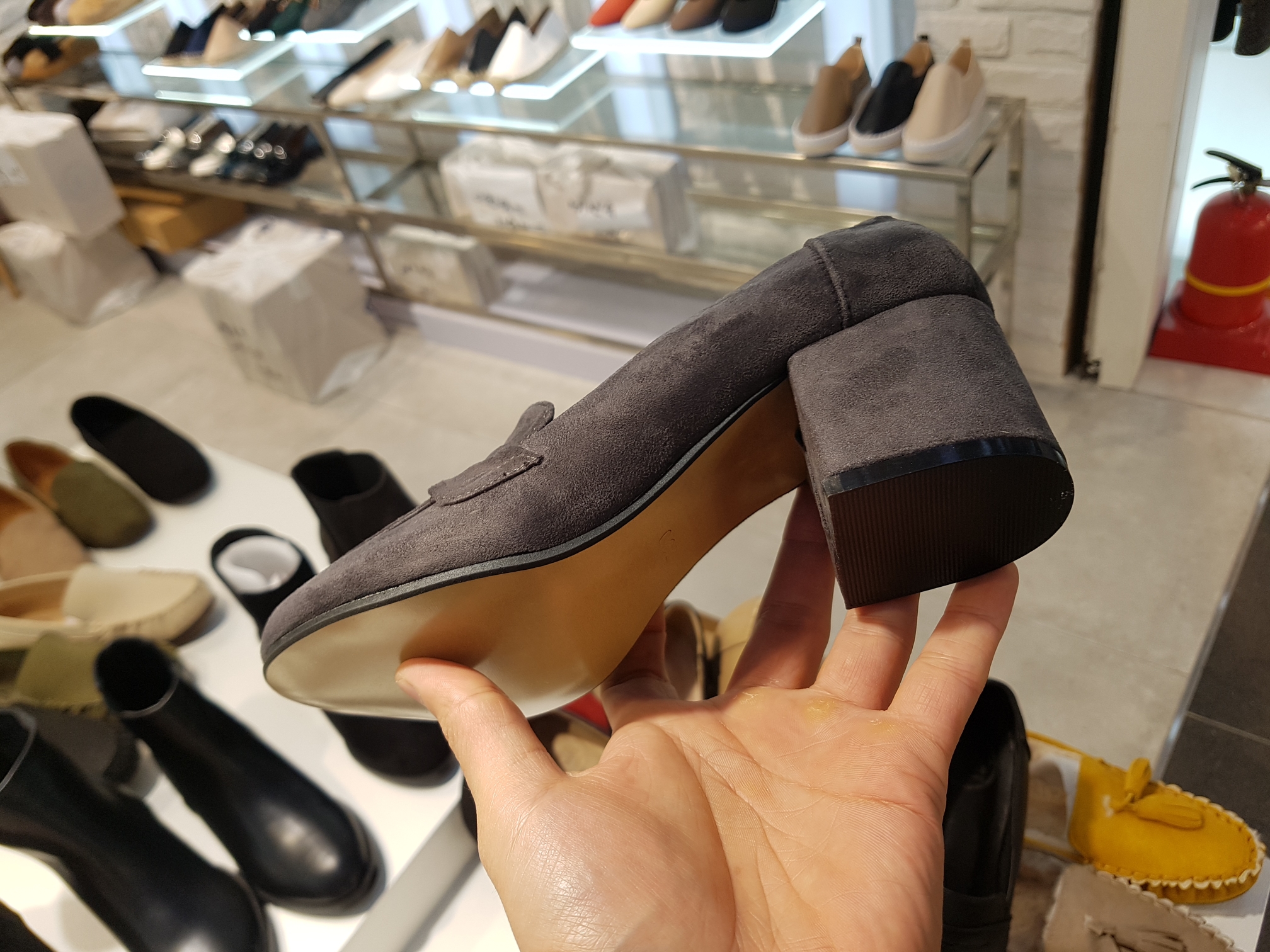 Suede Tongue Looper Pumps 6cm Black Gray Beige Sho