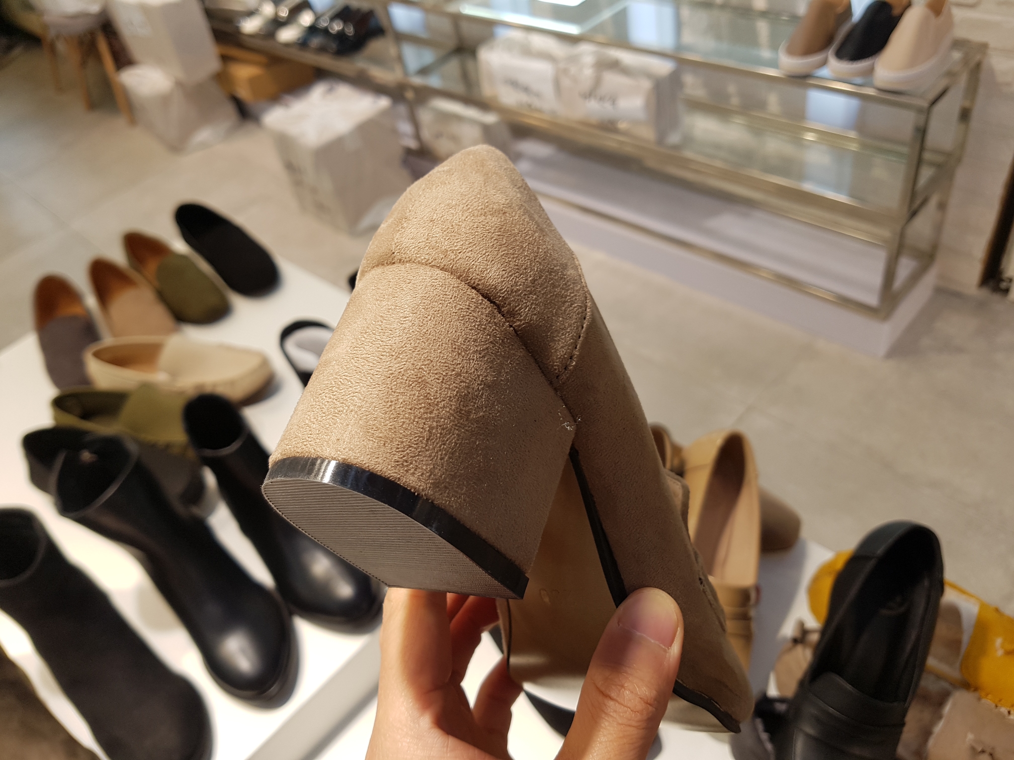 Suede Tongue Looper Pumps 6cm Black Gray Beige Sho