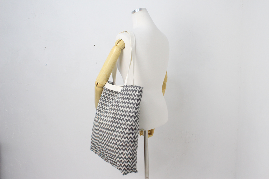 Embroidered pattern Eco-back Unique bag that stand