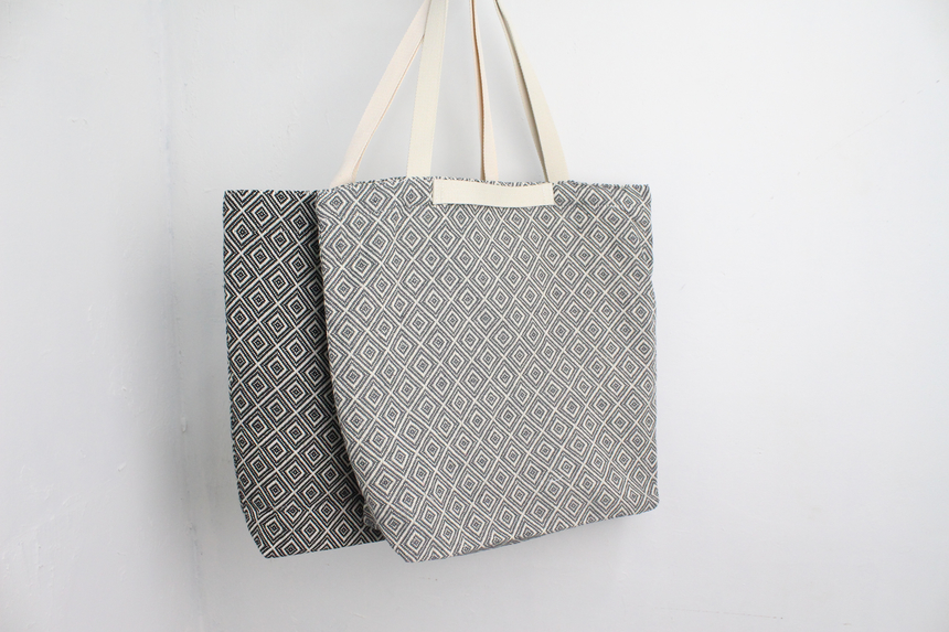 Embroidered pattern Eco-back Unique bag that stand