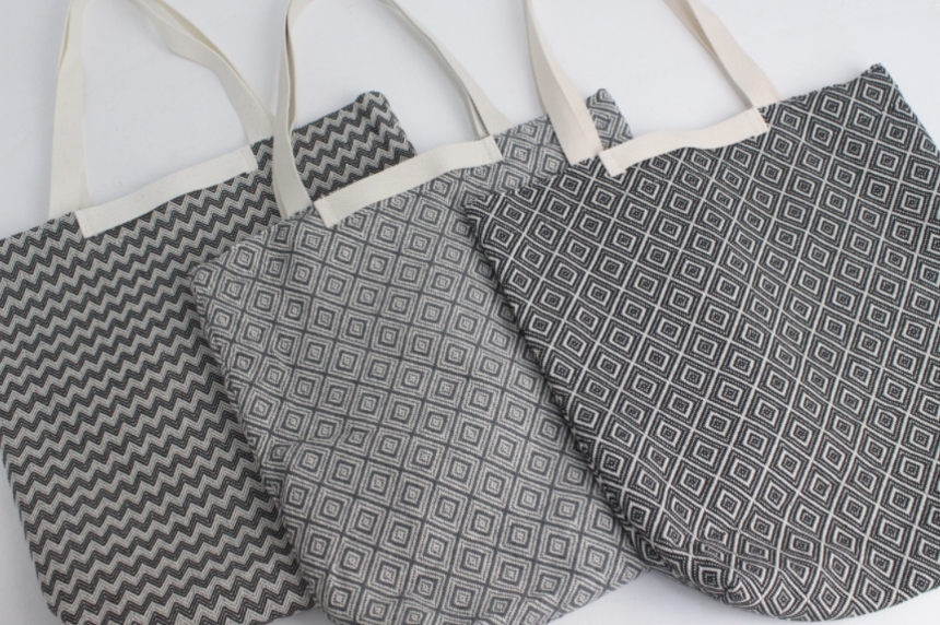 Embroidered pattern Eco-back Unique bag that stand