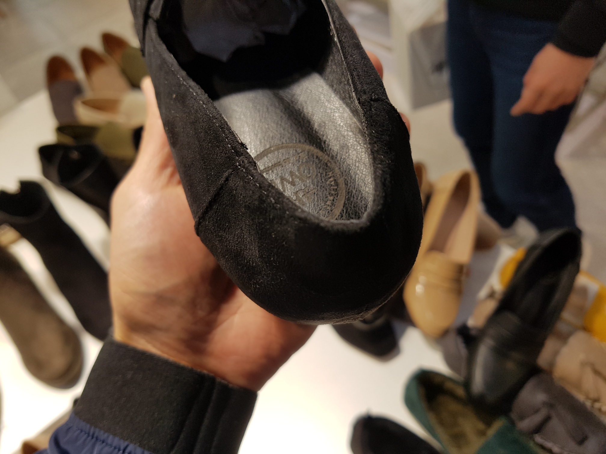 Suede Tongue Looper Pumps 6cm Black Gray Beige Sho