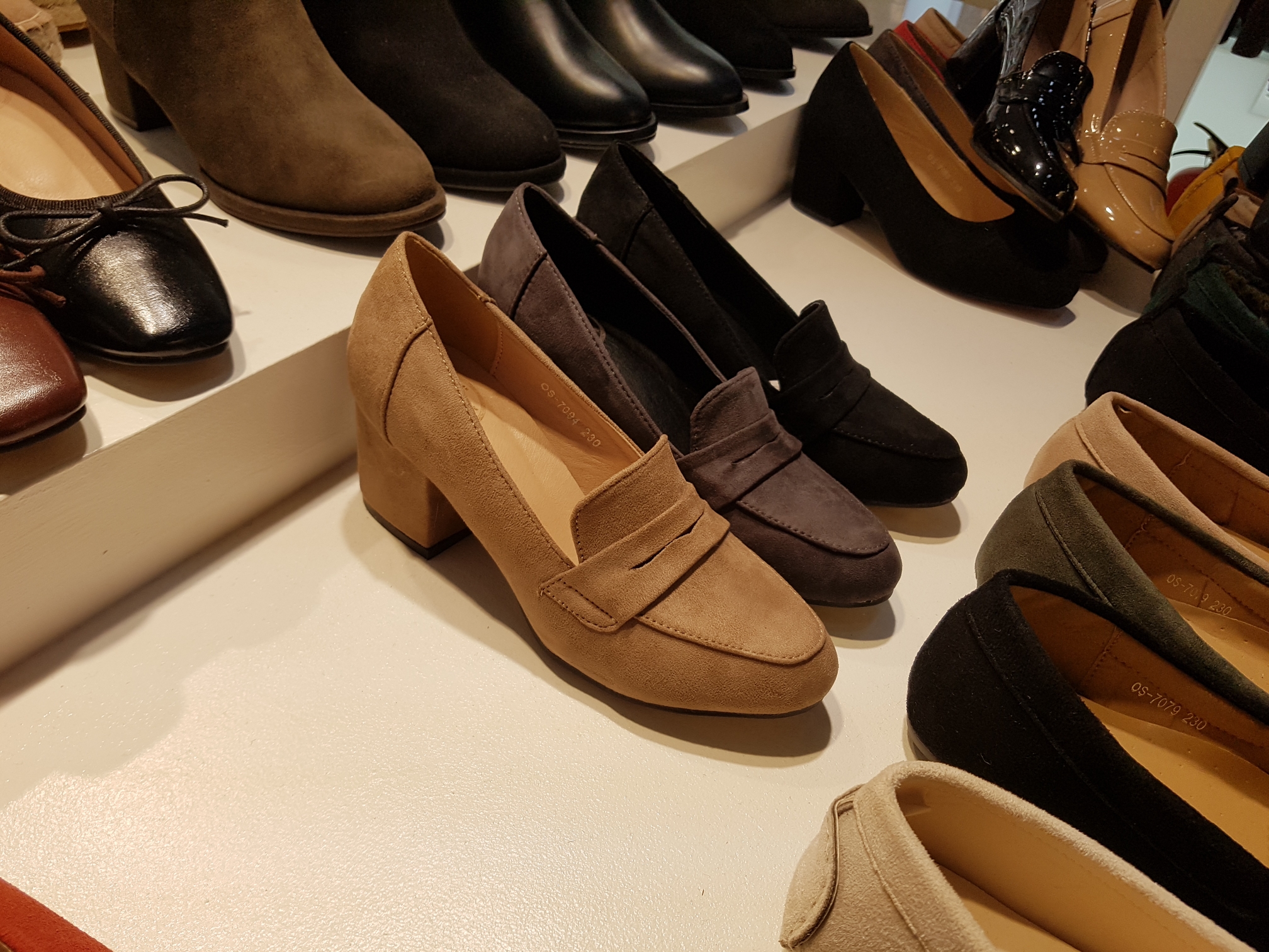 Suede Tongue Looper Pumps 6cm Black Gray Beige Sho