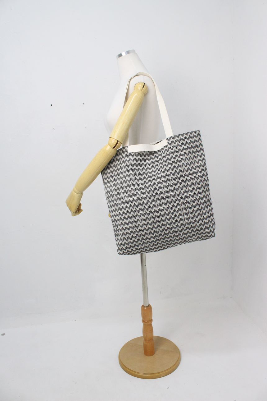 Embroidered pattern Eco-back Unique bag that stand