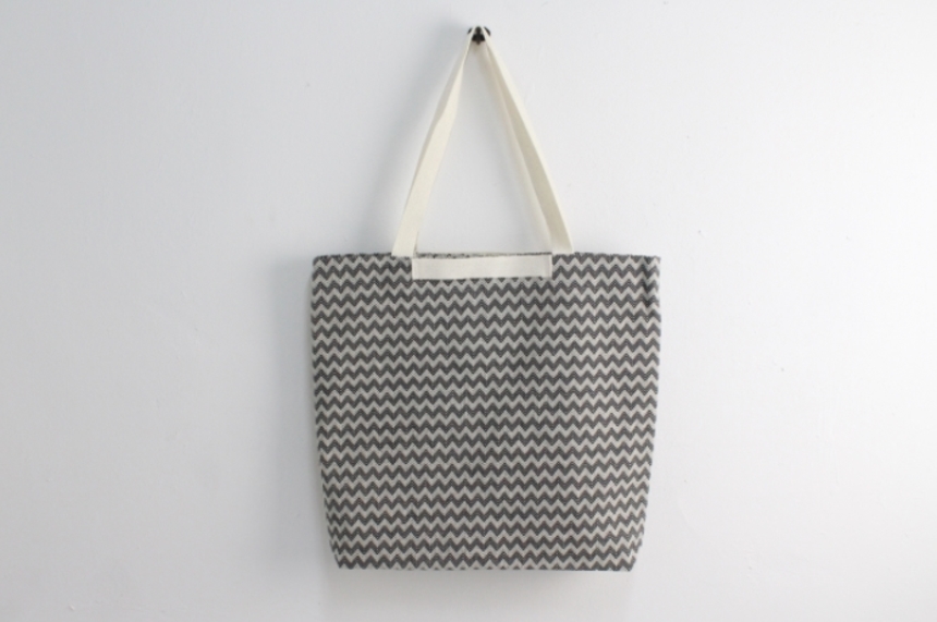 Embroidered pattern Eco-back Unique bag that stand