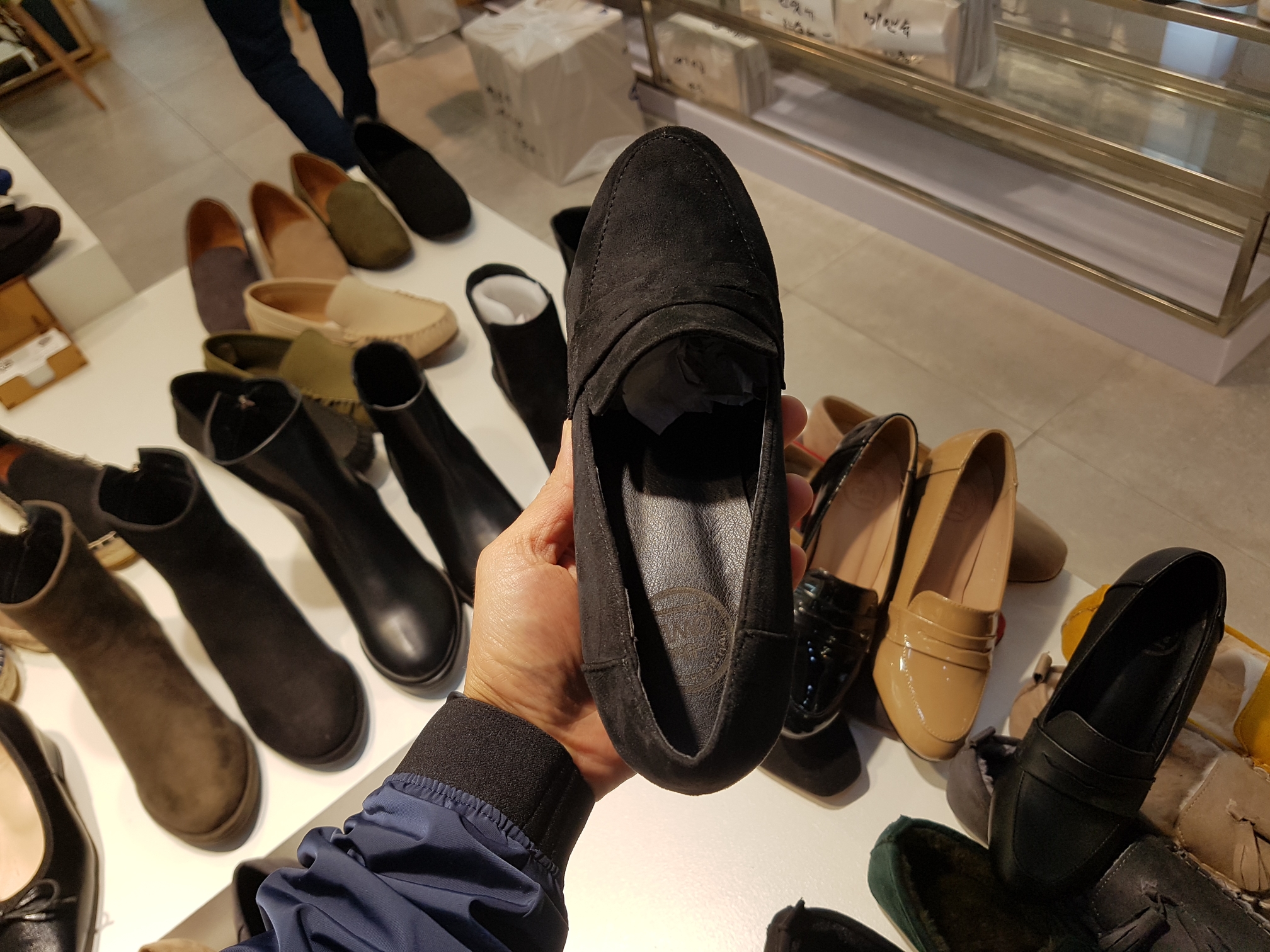 Suede Tongue Looper Pumps 6cm Black Gray Beige Sho