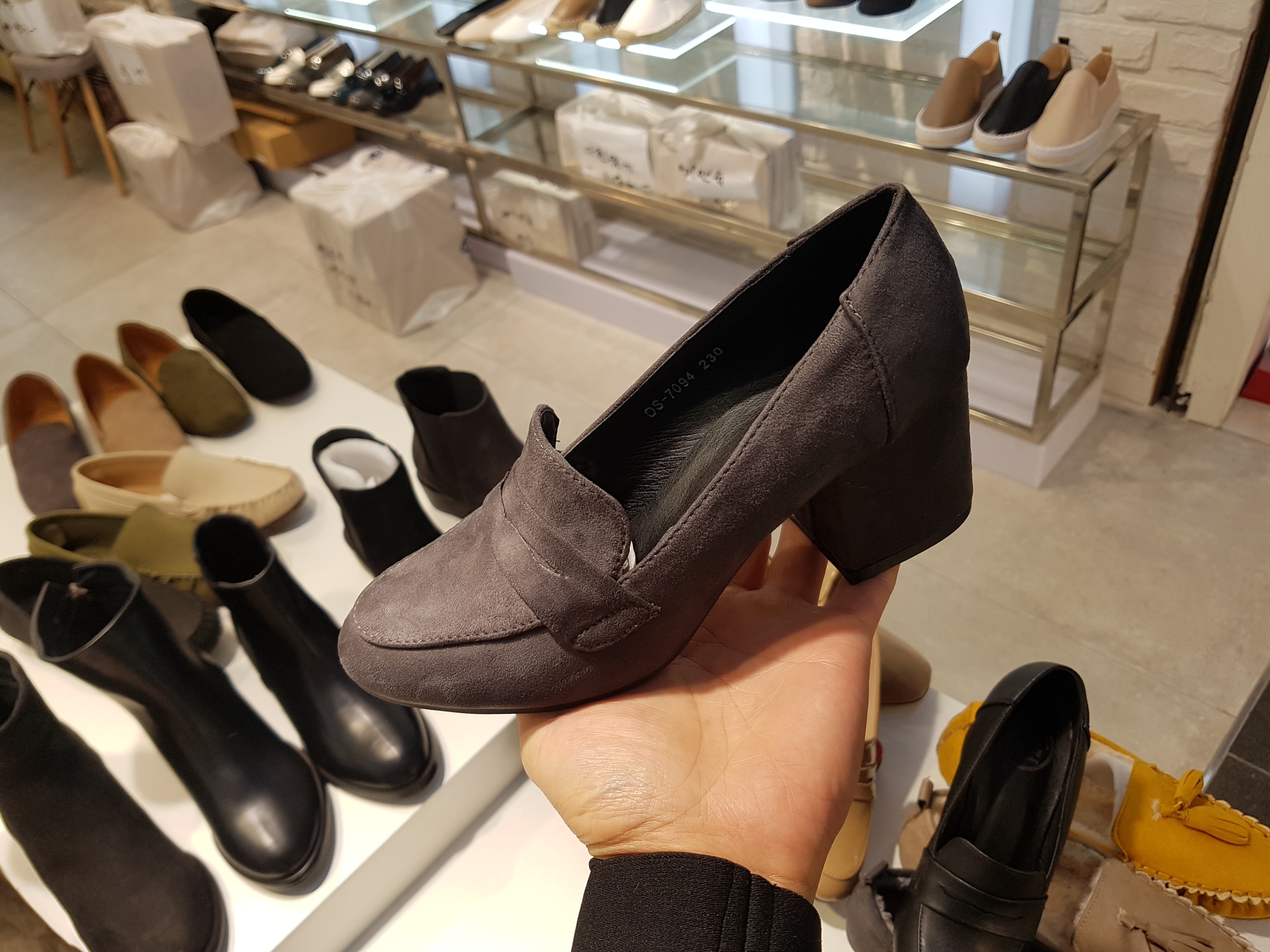 Suede Tongue Looper Pumps 6cm Black Gray Beige Sho