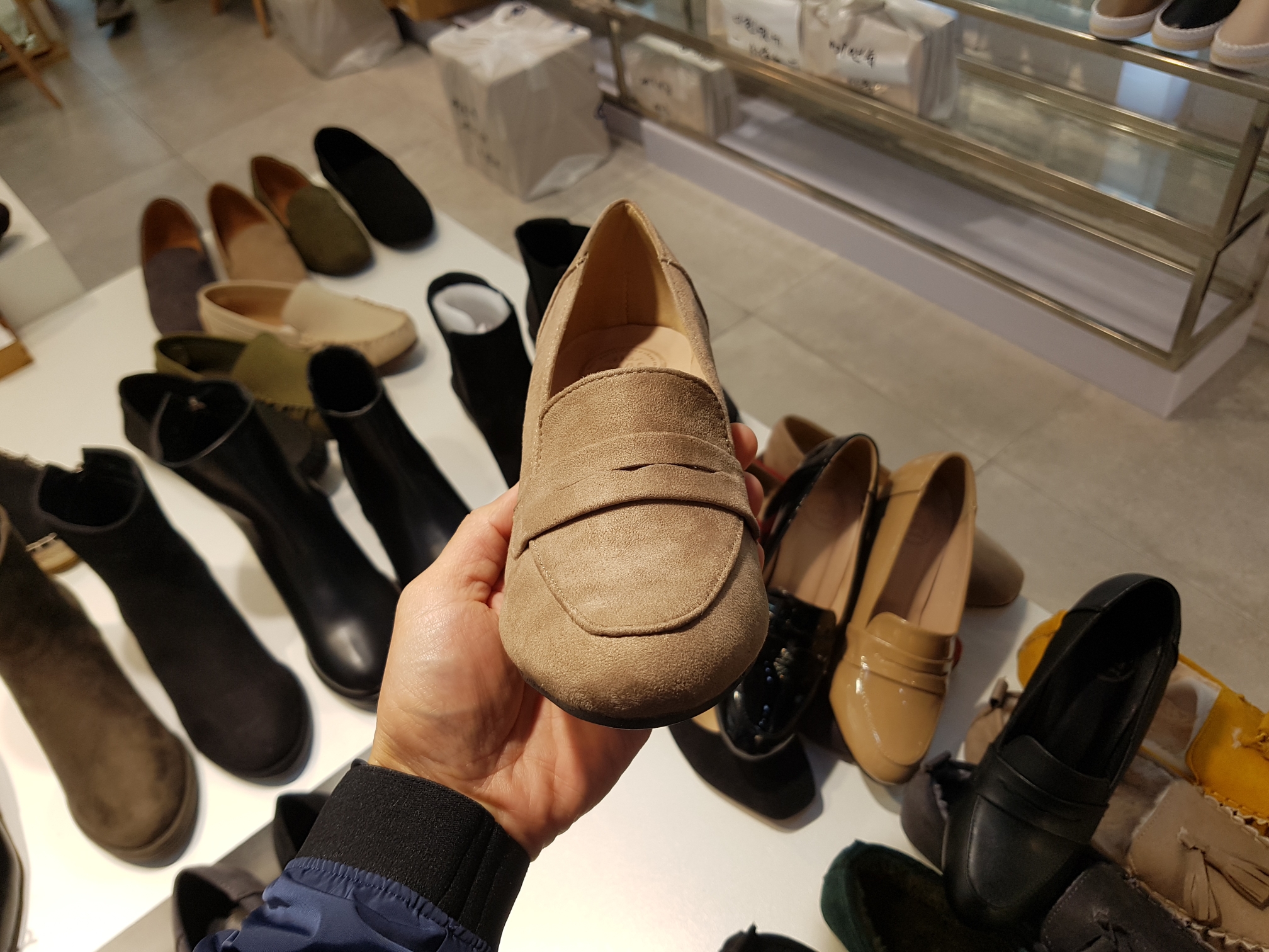 Suede Tongue Looper Pumps 6cm Black Gray Beige Sho