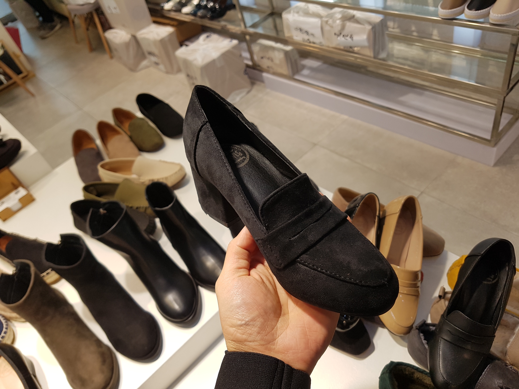 Suede Tongue Looper Pumps 6cm Black Gray Beige Sho