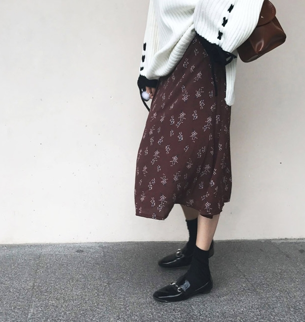 Barniti flower shoe same day long black skirt flow