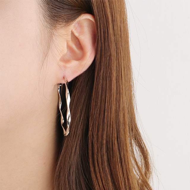 Glossy Over Moderating Earrings Pretty Simple Fall