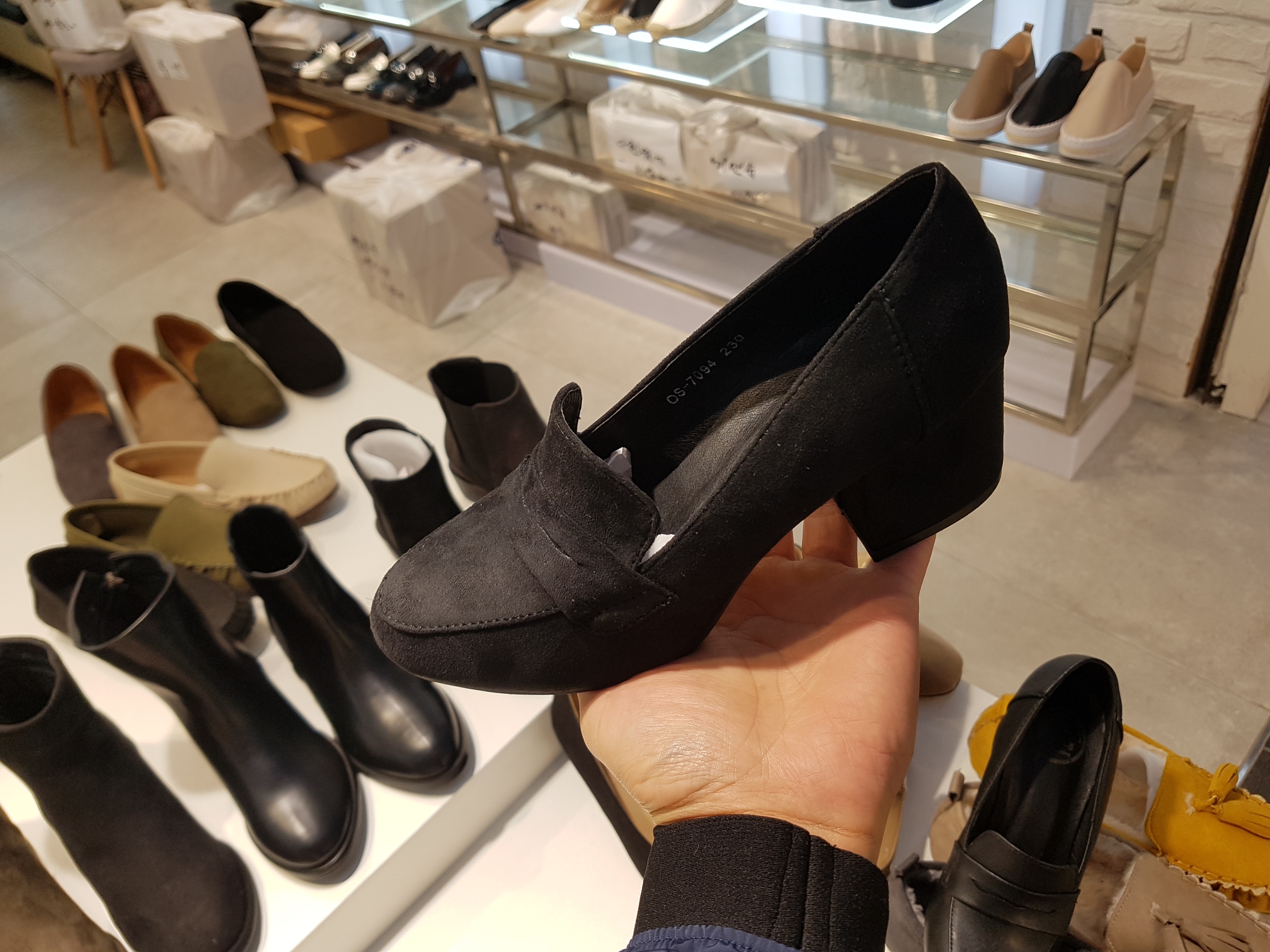 Suede Tongue Looper Pumps 6cm Black Gray Beige Sho